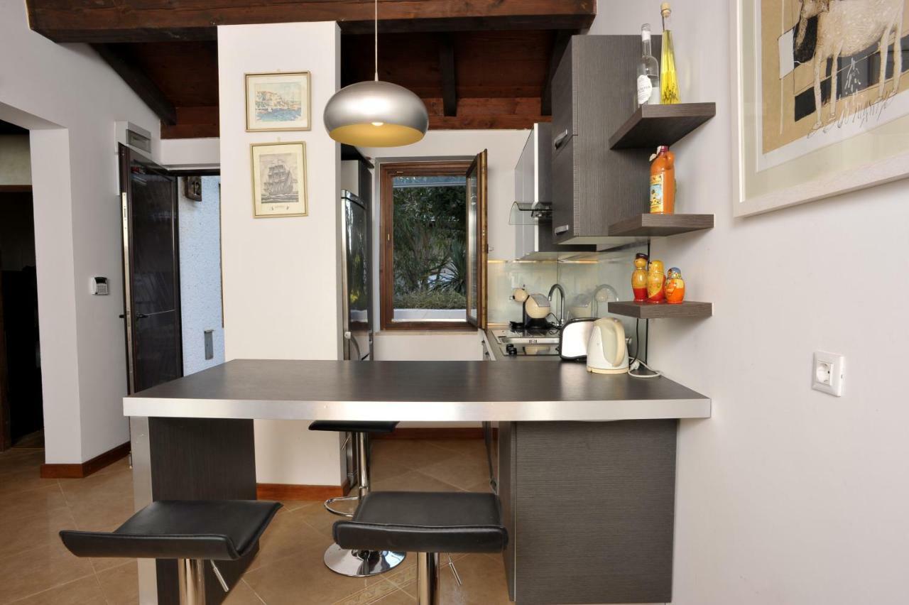 Holiday House Lena Porec Bagian luar foto